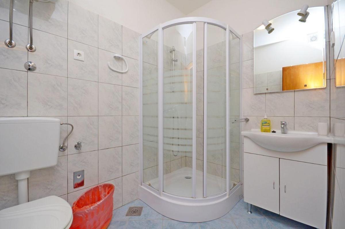 Apartments Luka Uble Ngoại thất bức ảnh